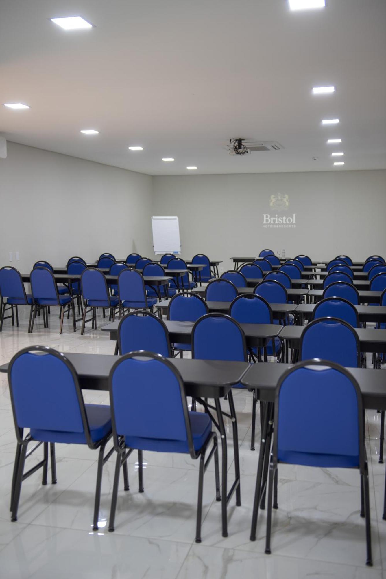 Hotel Bristol Infinity Rio Claro Extérieur photo