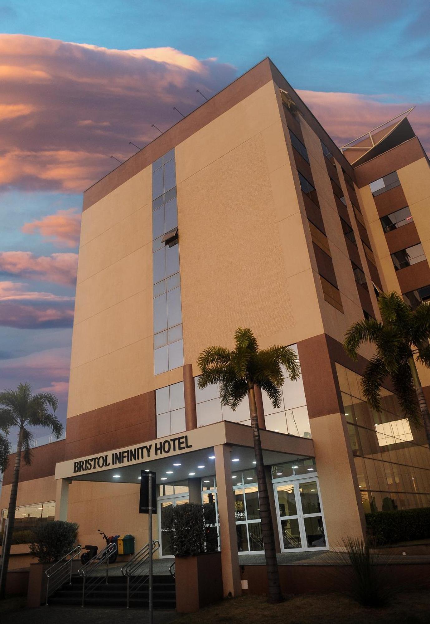Hotel Bristol Infinity Rio Claro Extérieur photo